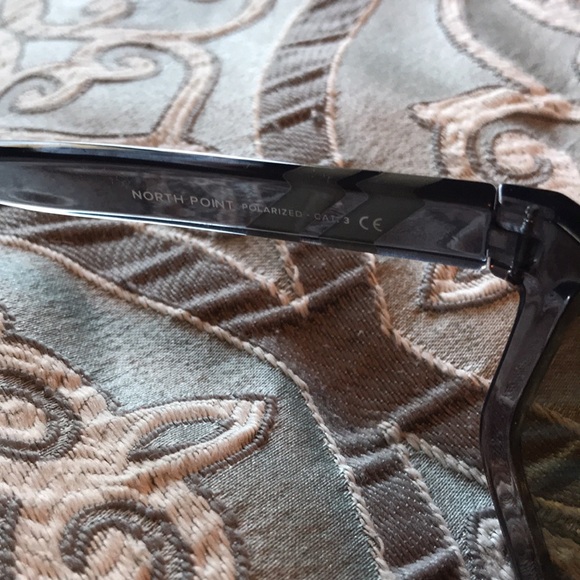 Blenders Canyon North Point Blue mirror lens sunglasses - Picture 9 of 13